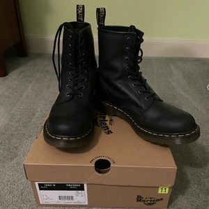 Women’s 1460 Smooth Leather Dr. Martens